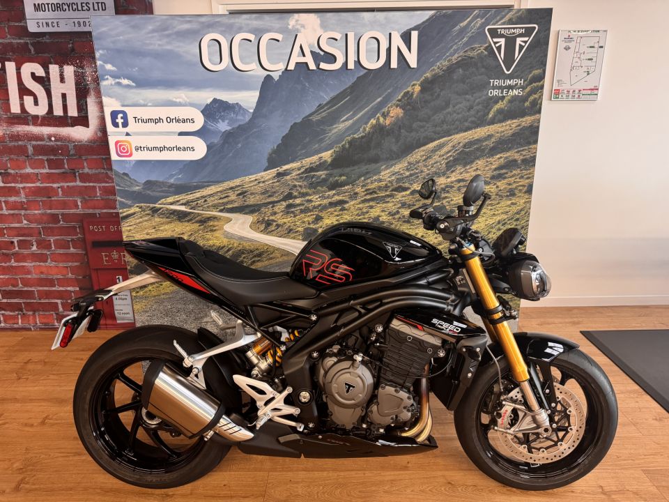TRIUMPH SPEED TRIPLE 1200 RS 4