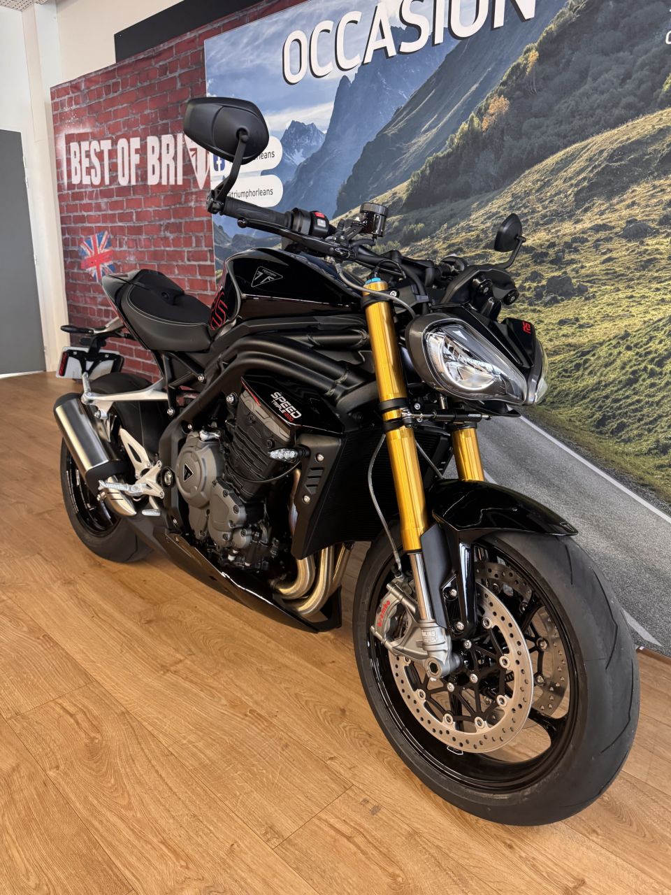 TRIUMPH SPEED TRIPLE 1200 RS 4