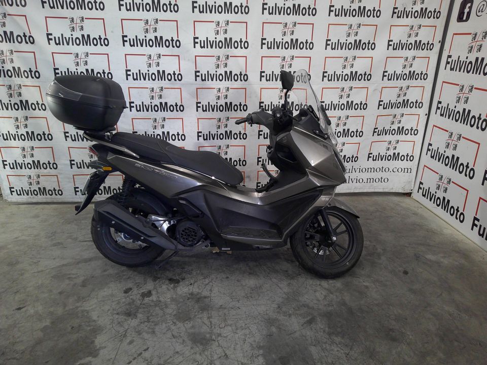 KYMCO SKYTOWN 4