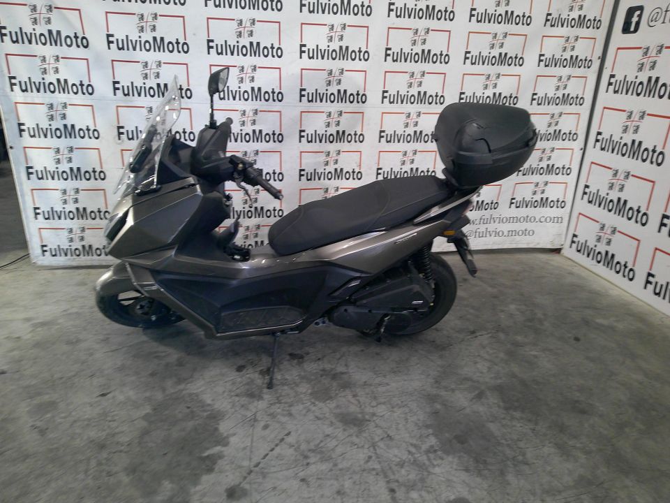 KYMCO SKYTOWN 4