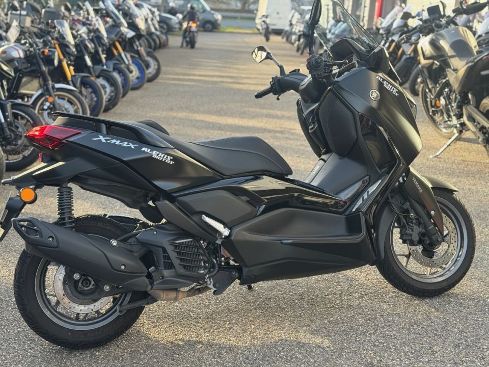 YAMAHA XMAX 125 4