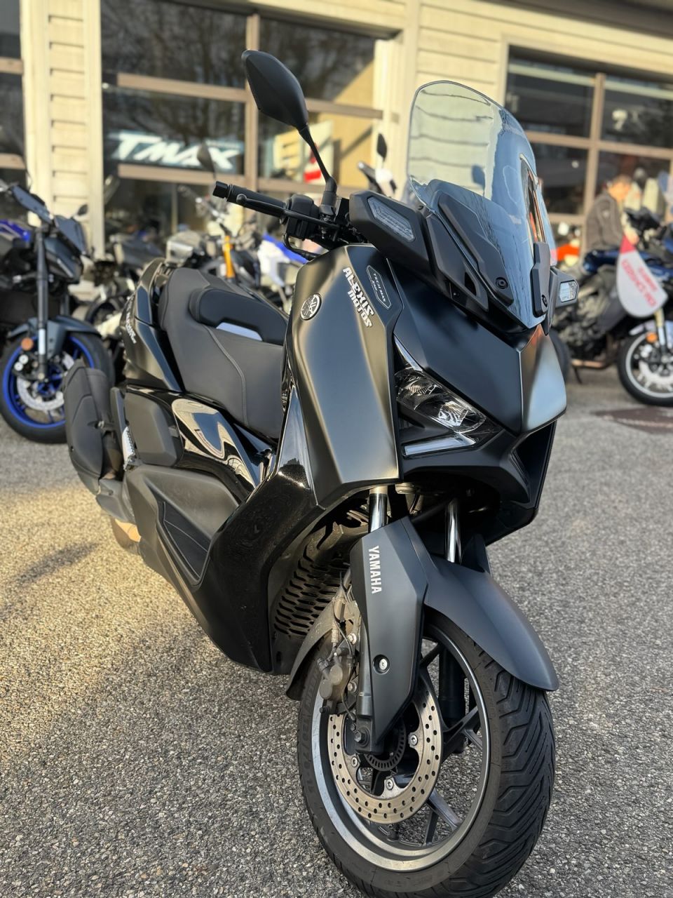YAMAHA XMAX 125 4