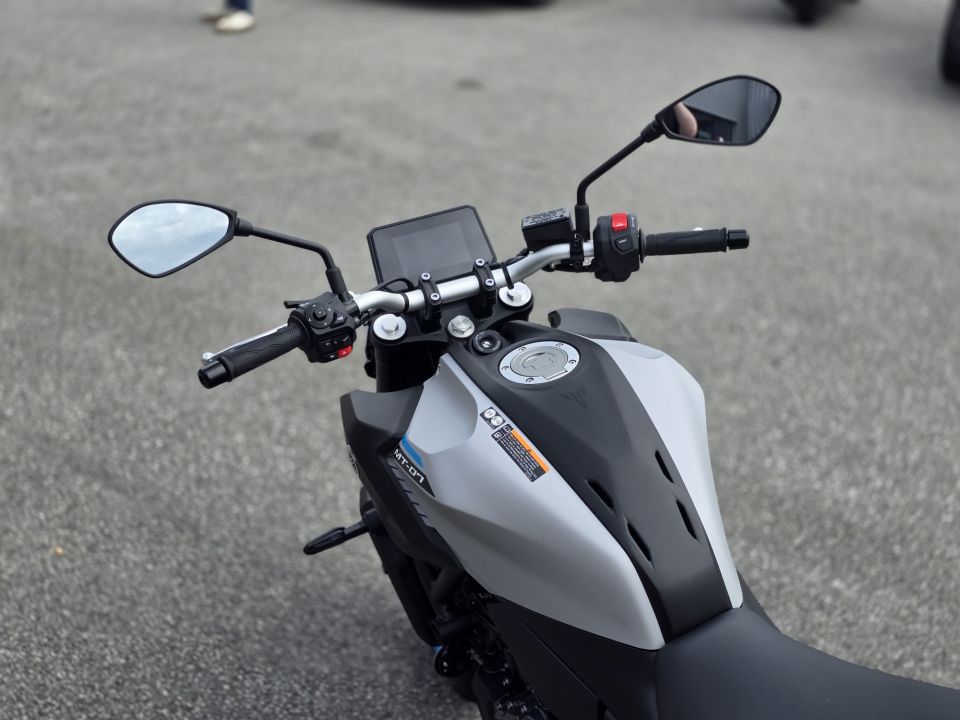 YAMAHA MT-07 (47.5CV) 4