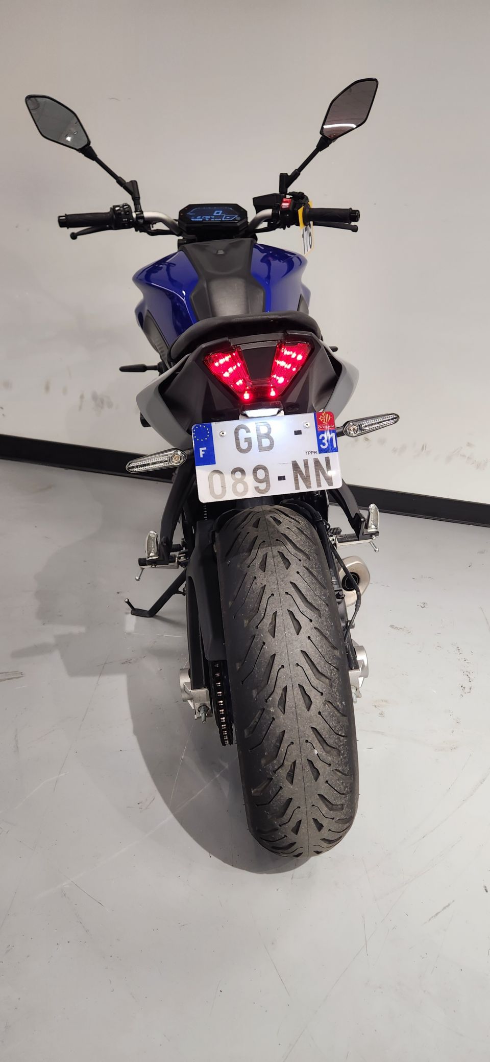 YAMAHA MT-07 4