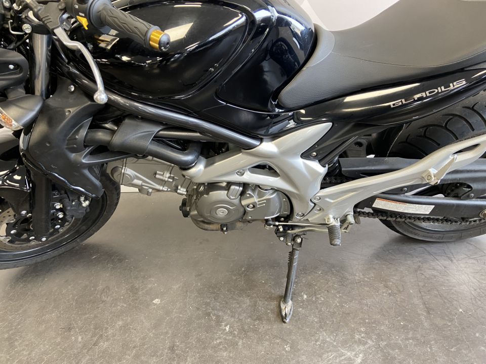 SUZUKI GLADIUS 650 ABS 4