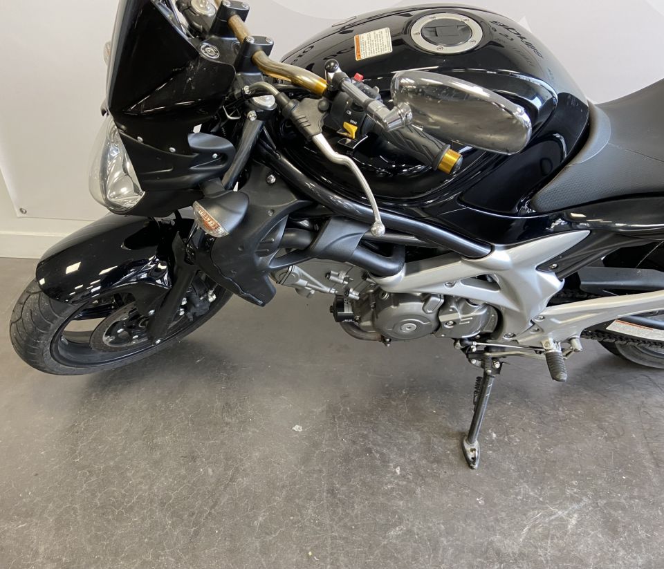 SUZUKI GLADIUS 650 ABS 4