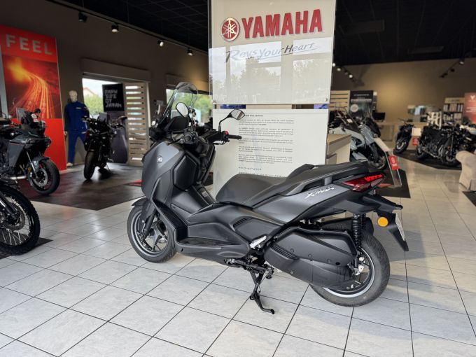 YAMAHA XMAX 300 4