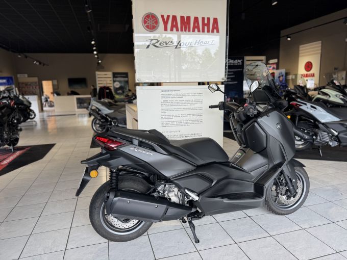YAMAHA XMAX 300 4