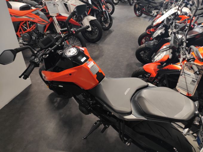 KTM 790 DUKE 4