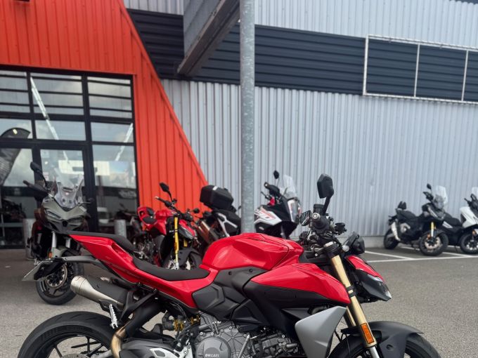 DUCATI STREETFIGHTER V2 S - A2 4