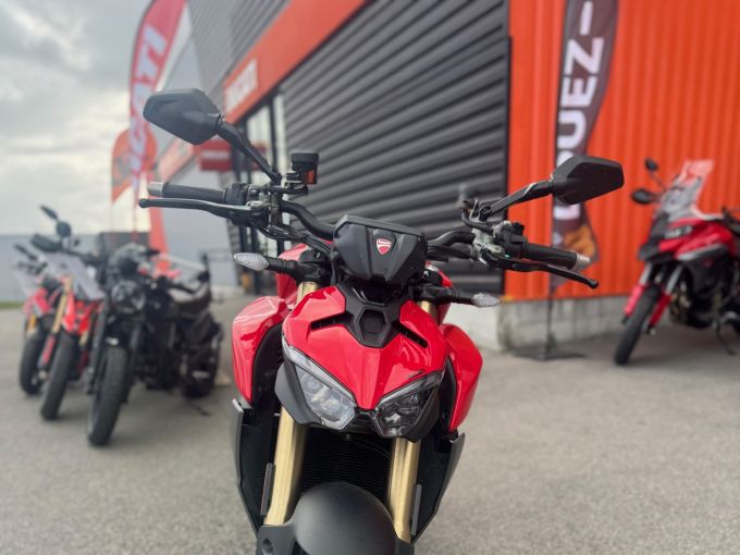 DUCATI STREETFIGHTER V2 S - A2 4