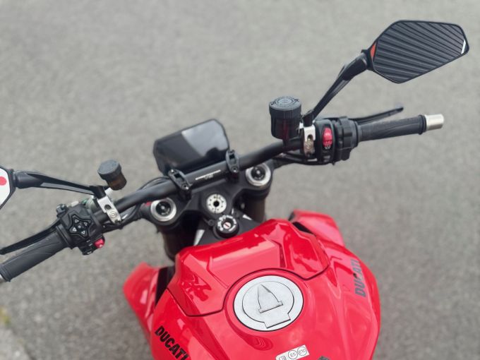 DUCATI STREETFIGHTER V2 S - A2 4