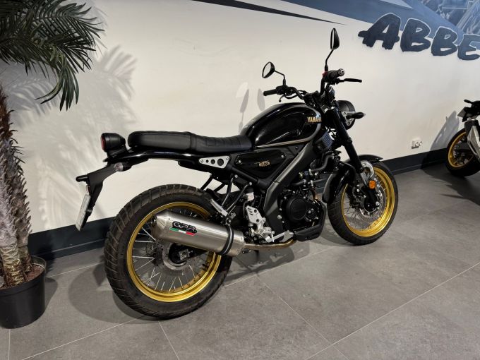 YAMAHA XSR 125 Legacy 4