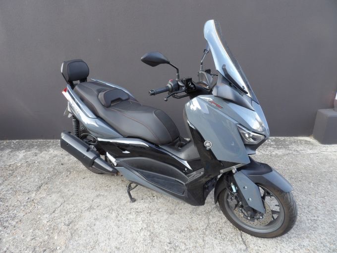 YAMAHA XMAX 300 Tech Max 4