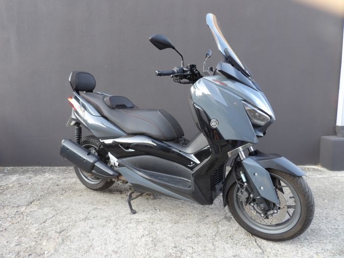 YAMAHA XMAX 300 Tech Max 4