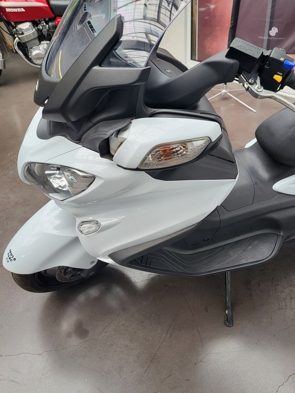 SUZUKI BURGMAN 650 4