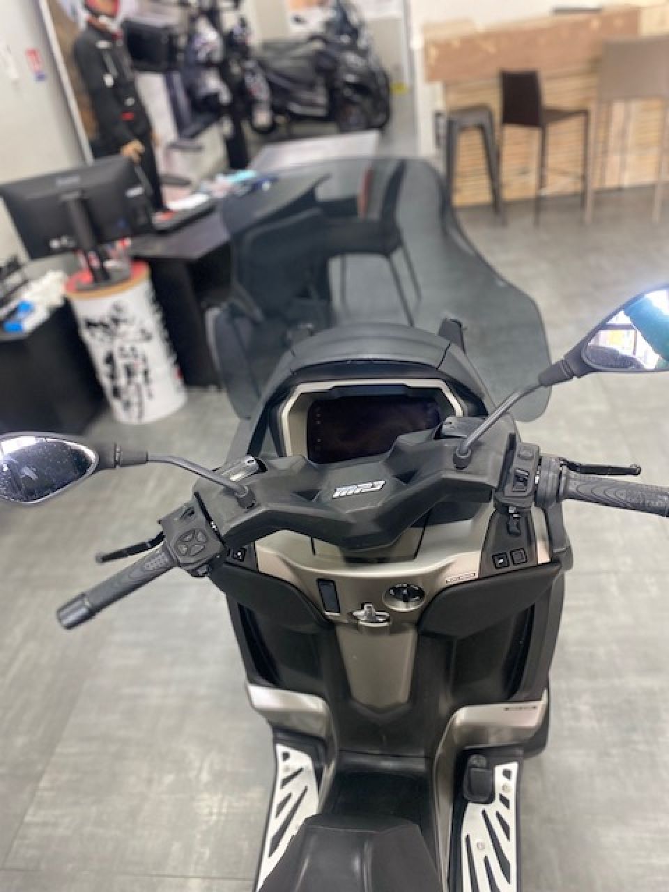 PIAGGIO MP3 530 HPE EXCLUSIVE 4