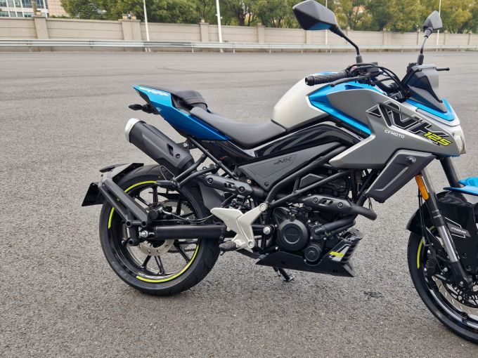 CF MOTO 125 NK 4