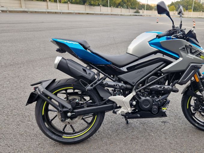 CF MOTO 125 NK 4
