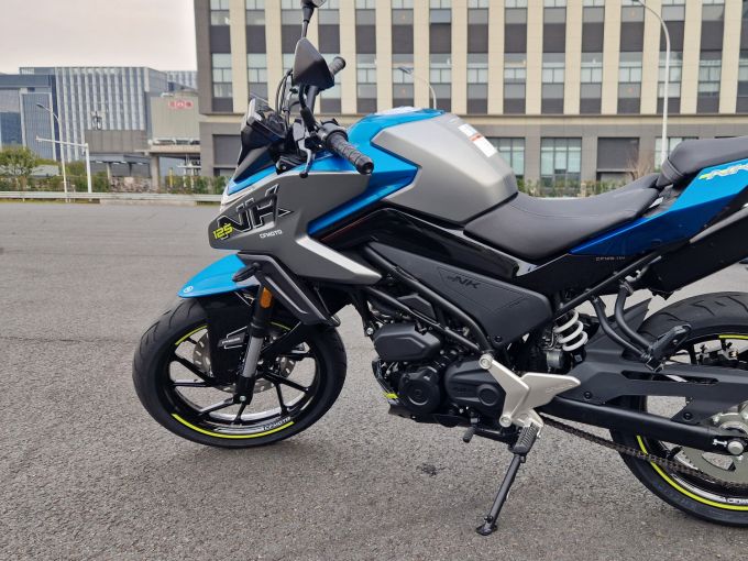 CF MOTO 125 NK 4
