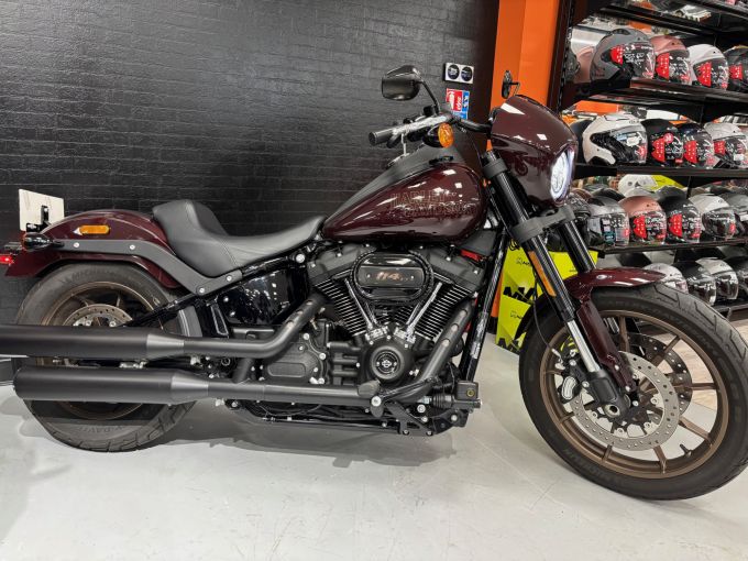 HARLEY-DAVIDSON SOFTAIL LOW RIDER 1868 S 4