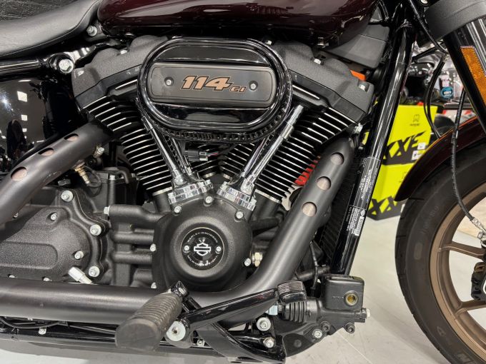 HARLEY-DAVIDSON SOFTAIL LOW RIDER 1868 S 4