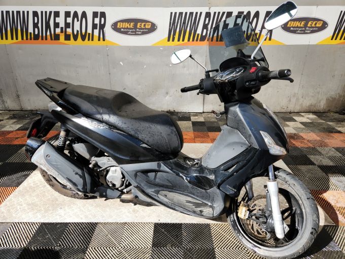 PIAGGIO 125 XQ1 4