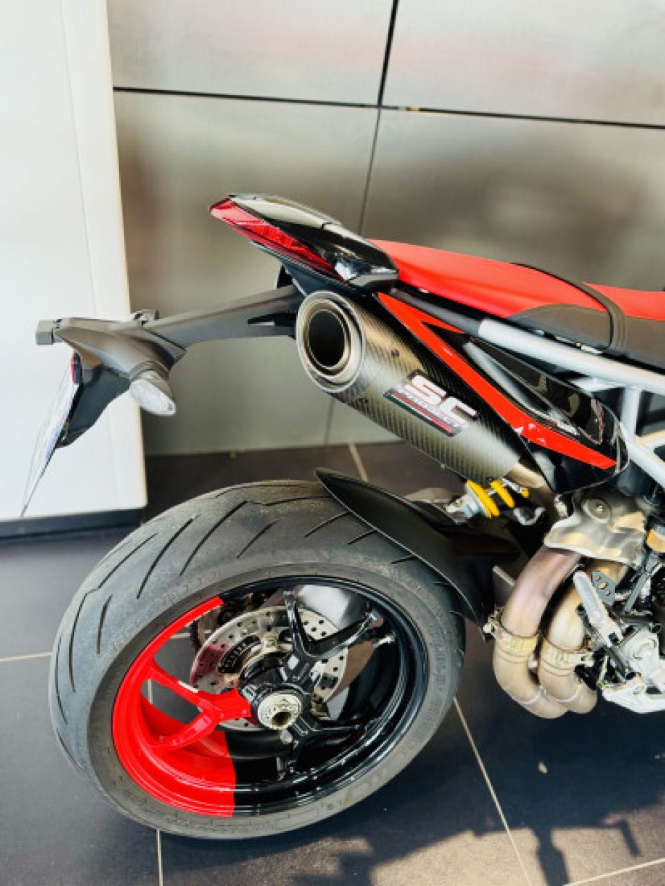 DUCATI HYPERMOTARD 950 4