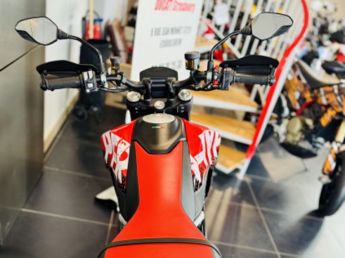 DUCATI HYPERMOTARD 950 4