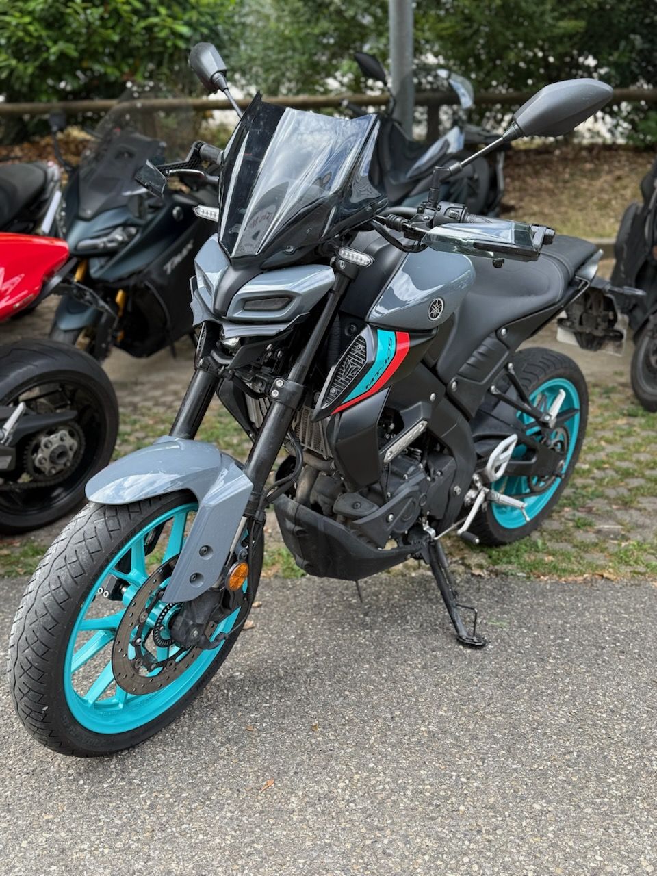 YAMAHA MT-125 4