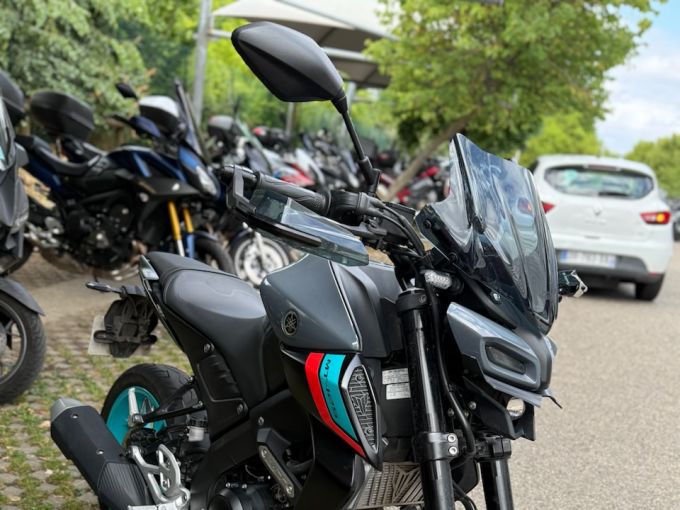 YAMAHA MT-125 4