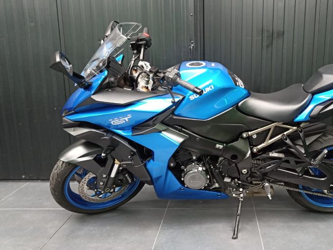 SUZUKI GSX-S 1000 GT 4
