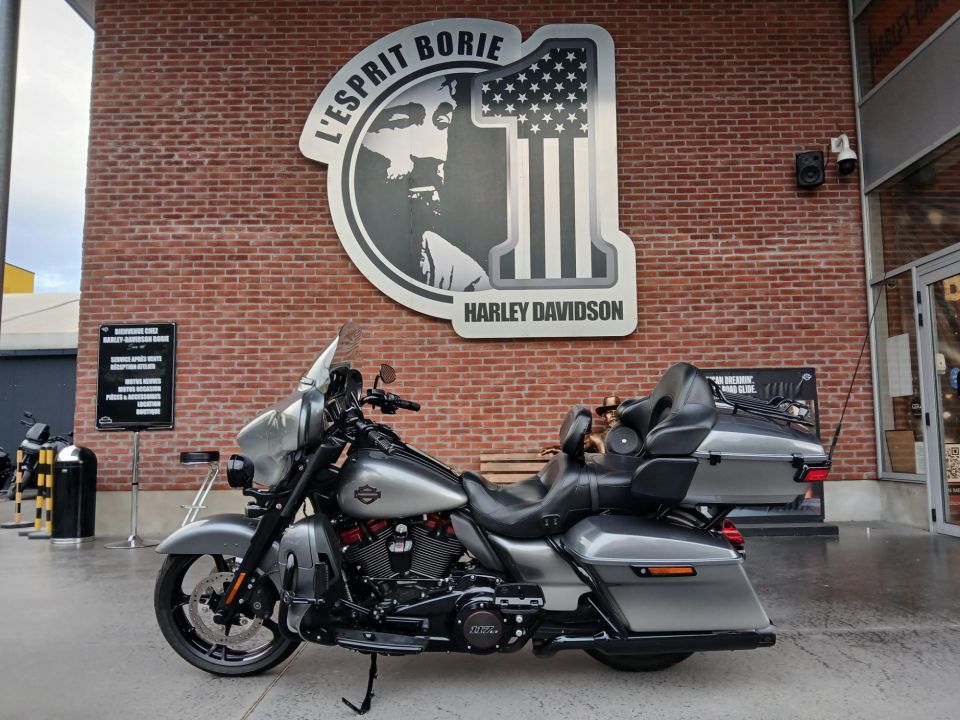 HARLEY-DAVIDSON TOURING ELECTRA GLIDE 1923 ULTRA CVO 4