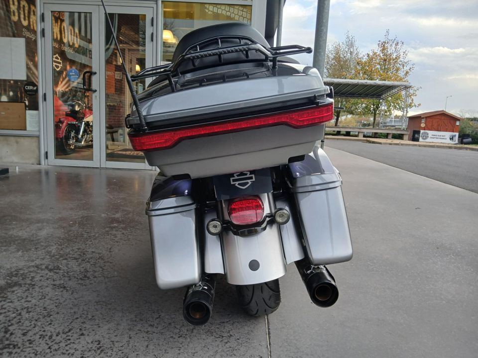 HARLEY-DAVIDSON TOURING ELECTRA GLIDE 1923 ULTRA CVO 4