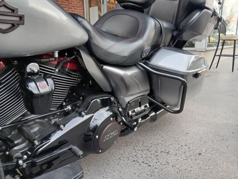 HARLEY-DAVIDSON TOURING ELECTRA GLIDE 1923 ULTRA CVO 4