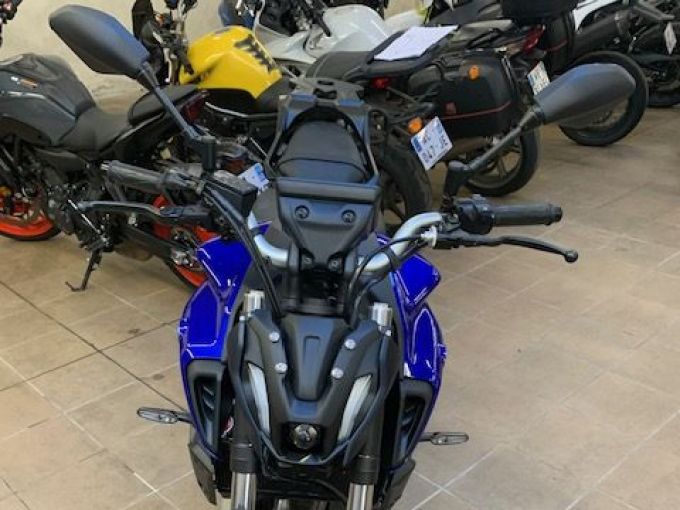 YAMAHA MT-07 4