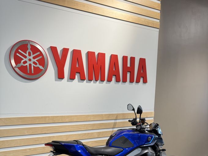 YAMAHA MT-09 4