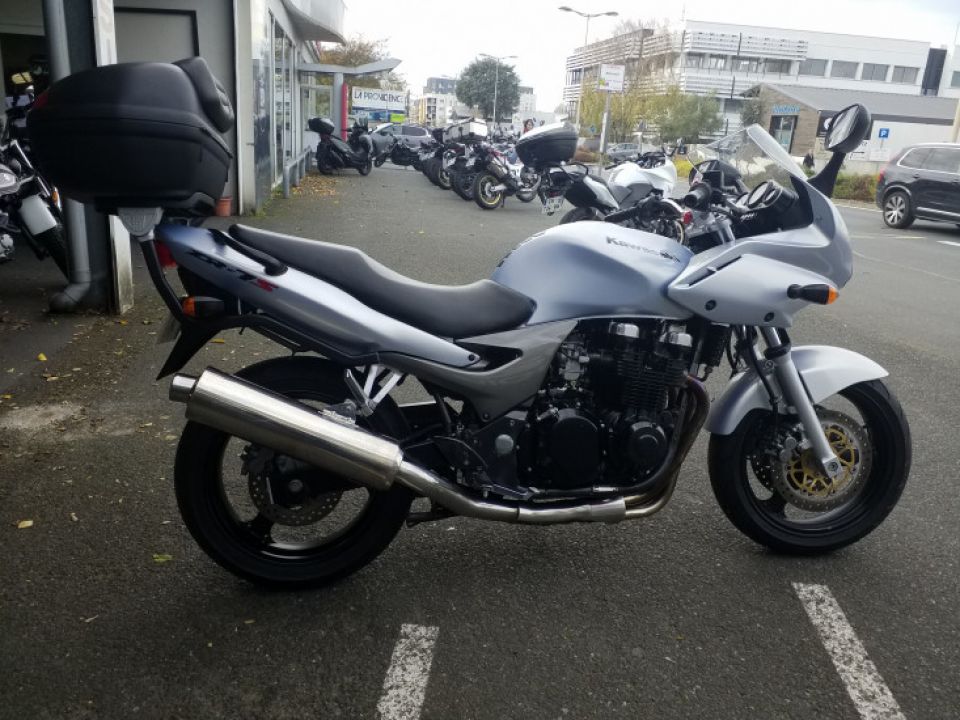 KAWASAKI 750 ZR-7 S 4