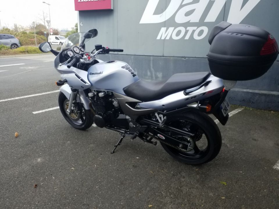 KAWASAKI 750 ZR-7 S 4