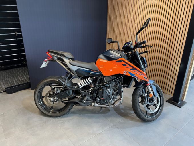 KTM DUKE 125 4