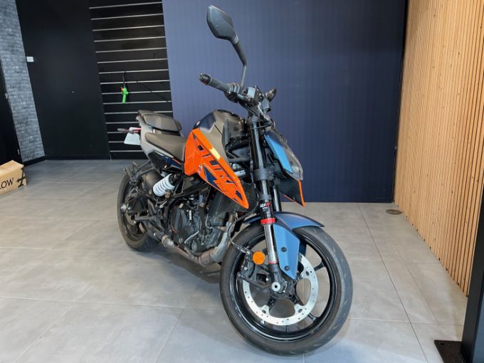KTM DUKE 125 4