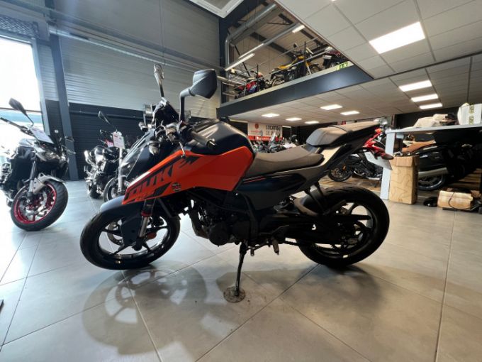 KTM DUKE 125 4