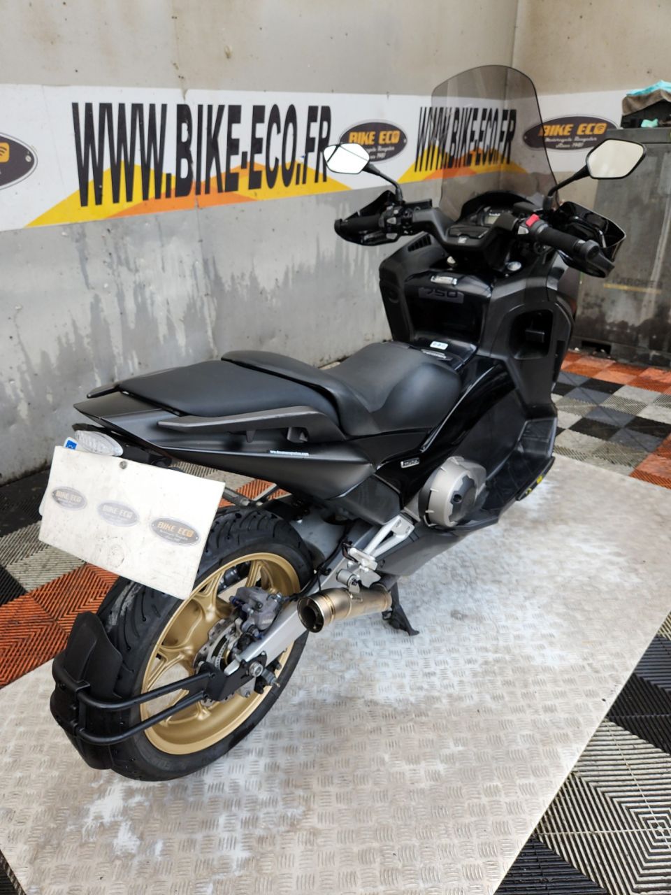 HONDA INTEGRA 750 4