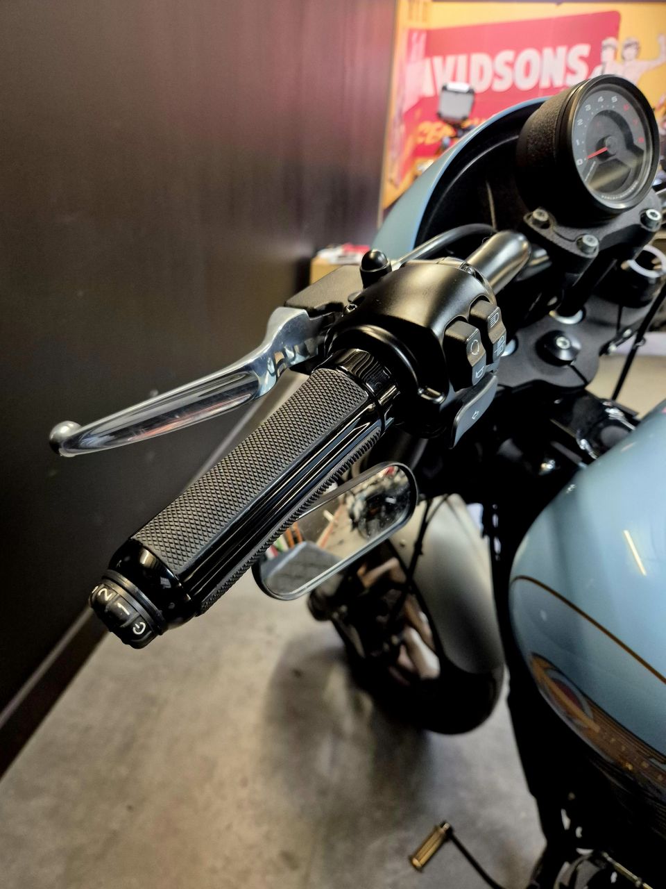 HARLEY-DAVIDSON SOFTAIL LOW RIDER 1923 S 4