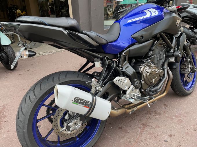 YAMAHA MT 07 4