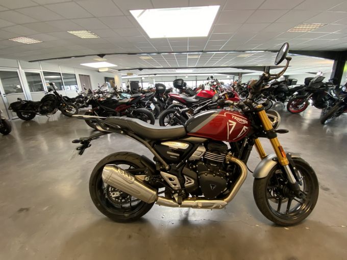 TRIUMPH SPEED 400 4