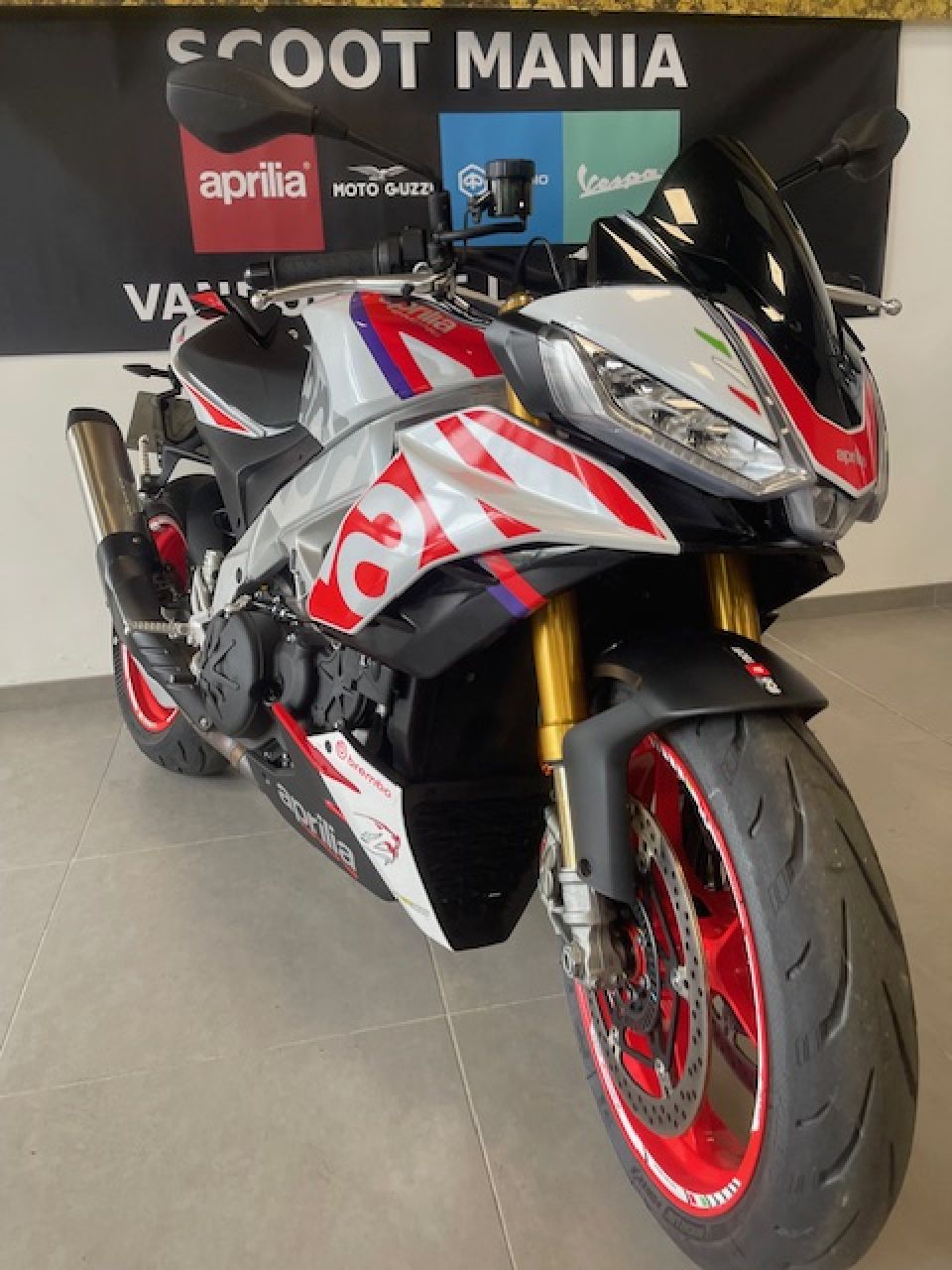 APRILIA TUONO 1100 V4 FACTORY 4