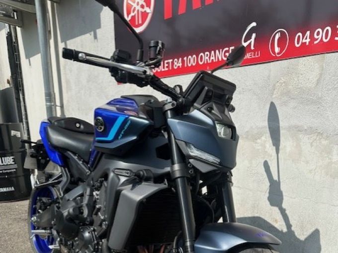 YAMAHA MT-09 4