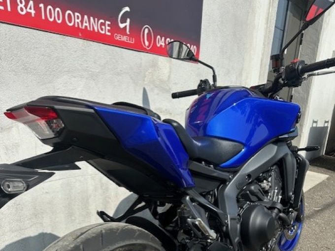 YAMAHA MT-09 4