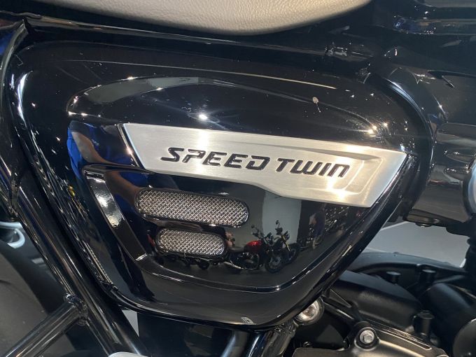 TRIUMPH SPEED TWIN 1200 4